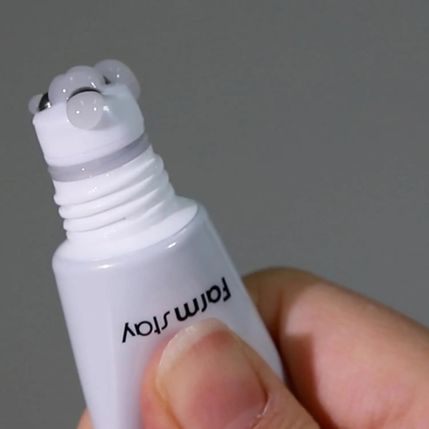 Collagen Water Full Moist Rolling Eye Serum - Farmstay Cosmetics